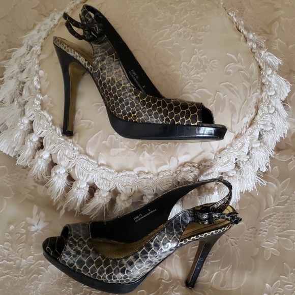 Dollhouse Peeptoe Pumps, Size 8 - Picture 2 of 4